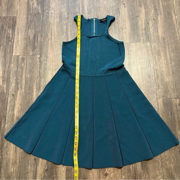 ANGL Sleeveless Halter A Line Knee Length Green Fit & Flare Dress Party Size L - Picture 14 of 15